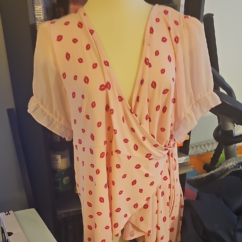 Torrid Pink Lip Print Blouse